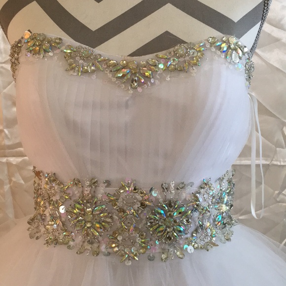 Dress - Picture 2 of 8